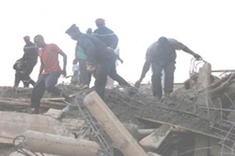 2 bà¢timents s'écroulent à  Ouaga 2 morts et une dizaine de blessés