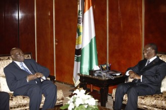 COTE D'IVOIRE : Alassane Ouattara reçoit le nouvel ambassadeur de France et le ministre des affaires étrangères Ghanéen