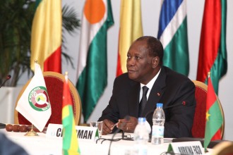 MALI: Ouattara, Yayi et Compaoré à  Bamako pour remettre ATT en place