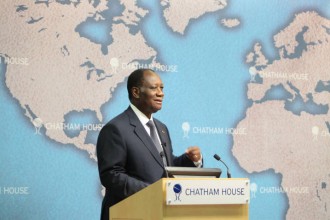 COTE D'IVOIRE : Alassane Ouattara à  Londres à  la tribune de la Chatam House et avec la reine Elisabeth