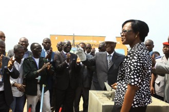 COTE D'IVOIRE: Alassane Ouattara lance la « Cité ADO » à  Yopougon