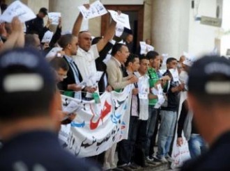 TRIBUNE ALGERIE : Du parti à  l'Etat et de l'Etat à  l'Etat-parti