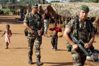 Les bases françaises quittent Dakar avant le 4 avril
