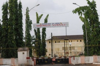 8.786.959.136 F voté par l'Assemblée Nationale
