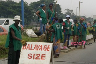COTE D'IVOIRE: Quand les balayeuses bouchent Abidjan