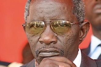 SENEGAL: Bécaye Diop,le ministre des forces armées menacé par les jeunes de sa ville