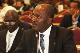 GABON : Les ministres Blaise Louembé et Rufin Pacôme Ondzounga sÂ’expliquent devant lÂ’Assemblée Nationale