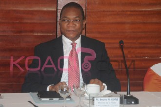 COTE D'IVOIRE: Bruno Koné met les choses au clair sur le marché de la fibre optique