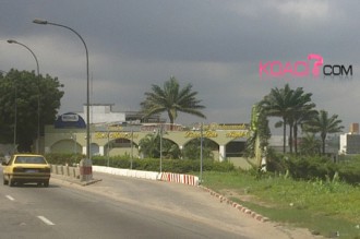 Le café de Rome d'Abidjan bientôt détruit ?