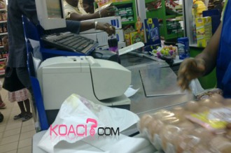 COTE D'IVOIRE: Les FRCI tout permis, même dans les supermarchés!