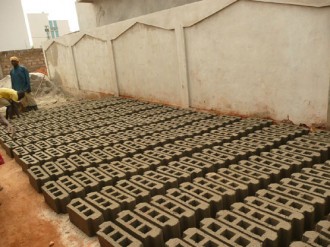 BENIN:  Chantiers inachevés, la gabegie continue