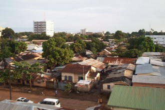 Le gouverneur de Conakry menace de limoger