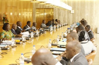 COTE D'IVOIRE : Communiqué du conseil des ministres du 18 avril 2012