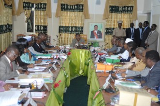 BENIN:  Les ministres prennent service, le personnel en grève 