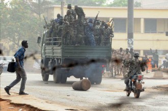 MALI: Après le coup dÂ’Etat la tension monte à  Bamako, le CNRDRE divise 