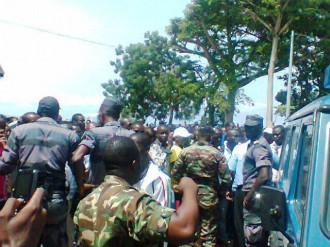 GABON : CRISE A L'UOB : Le premier ministre Raymond Ndong Sima envisage une solution concertée