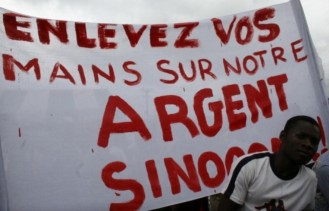 Sit-in devant le Palais de justice: la police disperse les victimes des déchets toxiques