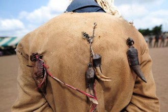 COTE D'IVOIRE: Un Dozo chassé d'un distributeur automatique de billet de banque ! 
