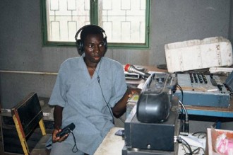 Le ministre de la communication suspend une émission, l'émission fait sa mue