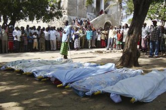 Exposition et restitution des corps des victimes du 28 septembre sous haute violence