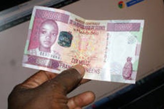 GUINÉE : Les Syndicalistes refusent les 10% d'augmentation de salaire d'Alpha Condé