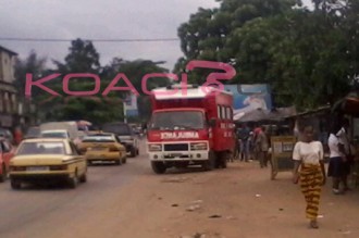 COTE D'IVOIRE : Un FRCI maboul et furieux rattrapé par les militaires et les pompiers ! 