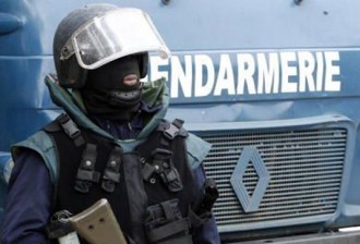 SENEGAL : Affaire des véhicules de Wade : Les partisans de Wade assiègent la gendarmerie!