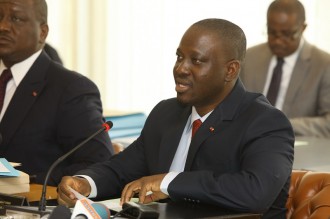 COTE D'IVOIRE: Quand Alassane Ouattara devient la risée de Guillaume Soro et des ministres en plein conseil !