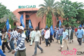 BURKINA: IMMEUBLE SANFO: Les commercants ont marché sous escorte policière