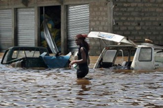 SENEGAL : Manifestations de mécontentement suite aux inondations mortelles, Macky Sall écourte ses vacances 