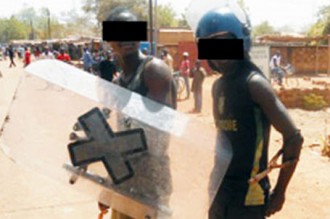 Manifestation d'éleves: 5 morts, toutes les écoles du pays fermées