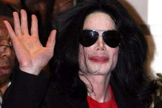 Le médecin de Michael Jackson en fuite détiendrait un passeport diplomatique sénégalais