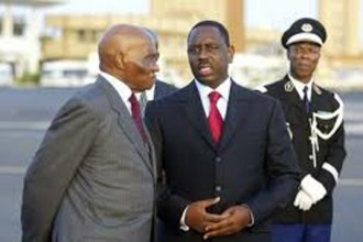 SÉNÉGAL : Enquête sur les biens mal acquis : le procureur lève lÂ’interdiction de voyager des dignitaires de lÂ’ancien régime