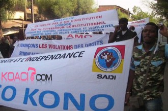 MALI: Présidentielle 2012: Reforme constitutionnelle: la tension monte à  Bamako, la rue dit non à  ATT 