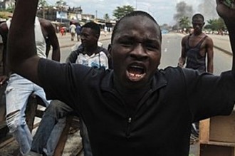 COTE D'IVOIRE : Affrontements à  la machette entre syndicalistes et chauffeurs à  Abidjan