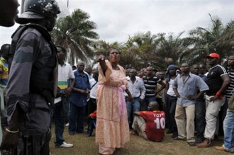 Le Gabon, sous des charbons ardents, Le front du refus de l'opposition en préparation