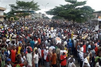 Près de 10 000 Nigériens manifestent leur soutien aux putschistes