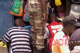 COTE D'IVOIRE: L'armée patrouille avec des marteaux !