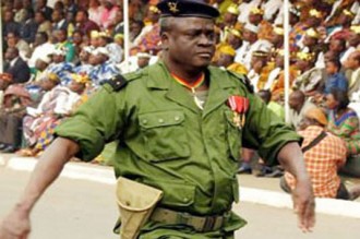 Les militaires condamnent le présumé complot