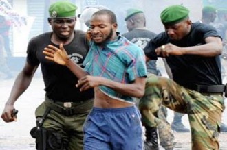 GUINÉE : Une journaliste du «Lynx» passée à  tabac par des gendarmes