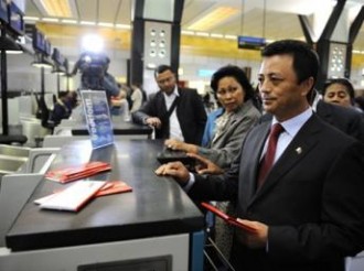 MADAGASCAR: Condamné, Ravalomanana veut rentrer et se présenter à  la prochaine présidentielle