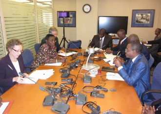 Le FMI aide la Côte d'Ivoire et met la pression pour des législatives avant 2012