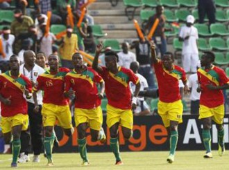 SYLI DE GUINEE : Eliminatoire Mondial 2014 : Michel Dussuyer dévoile la liste de joueurs convoqués contre le Zimbabwe et lÂ’Egypte