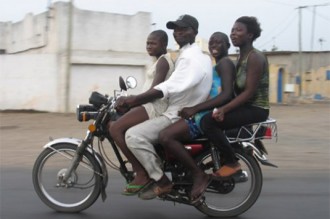 Taxi-motos : un métier en pleine expansion au Niger                
