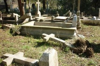 SÉNÉGAL : Plus de 160 tombes profanées dans deux cimetières chrétiens
