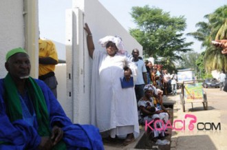 COTE D'IVOIRE : Déchets toxiques, des victimes accusent le Premier ministre puis avouent avoir été manipulées