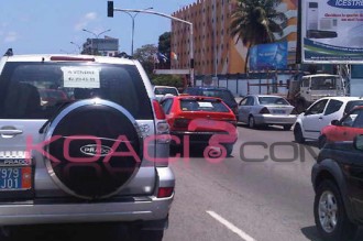 COTE D'IVOIRE : Crise oblige, voitures à  vendre...