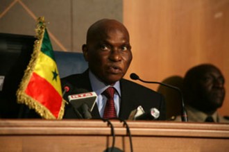 Wade réaménage son entourage