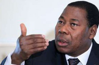 BÉNIN : Yayi va-t-il entendre l'appel de son mentor Tévoédjrè? 	