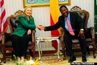 BÉNIN : Hillary Clinton élevée à  la dignité de Grand officier de lÂ’Ordre national du Mérite 
